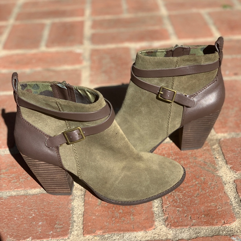 Lucky Brand Olive Green Suede Heeled Booti…
